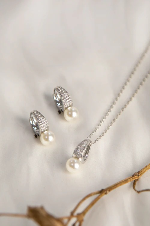 Pearl drop Necklace Set
